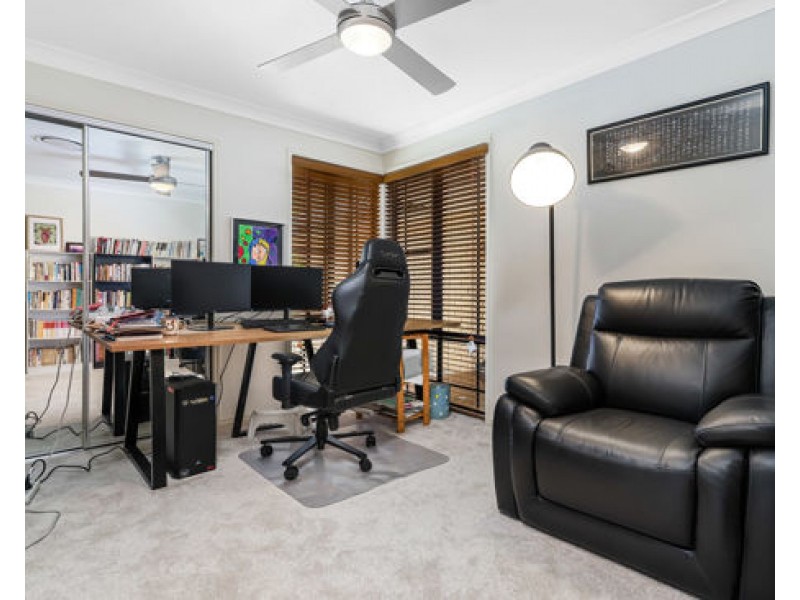 1 Marshall Grove, Bonogin QLD 4213