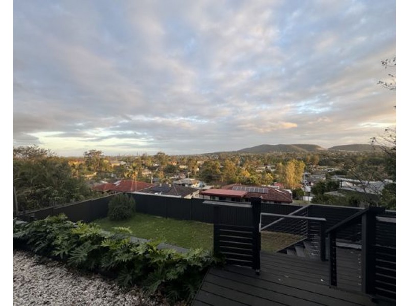 1074 South Pine Road, Everton Hills QLD 4053