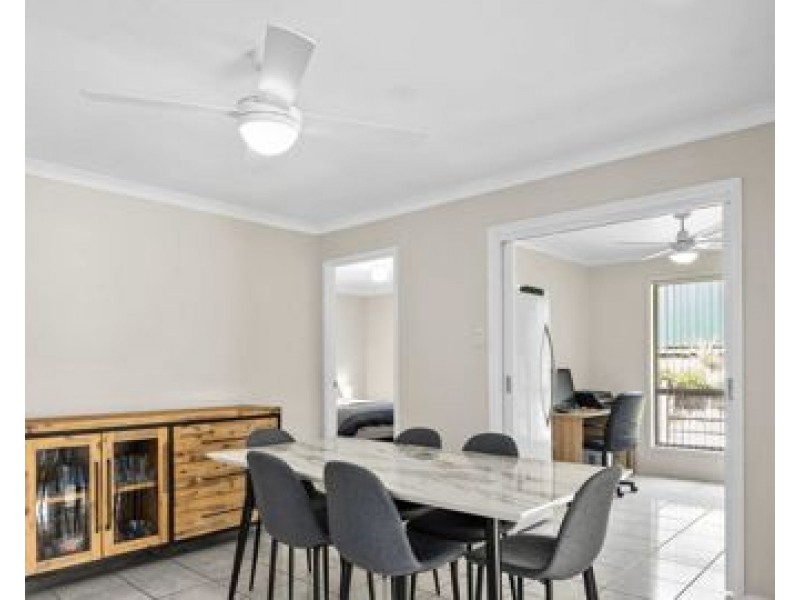 9 Jewel Court, Regents Park QLD 4118
