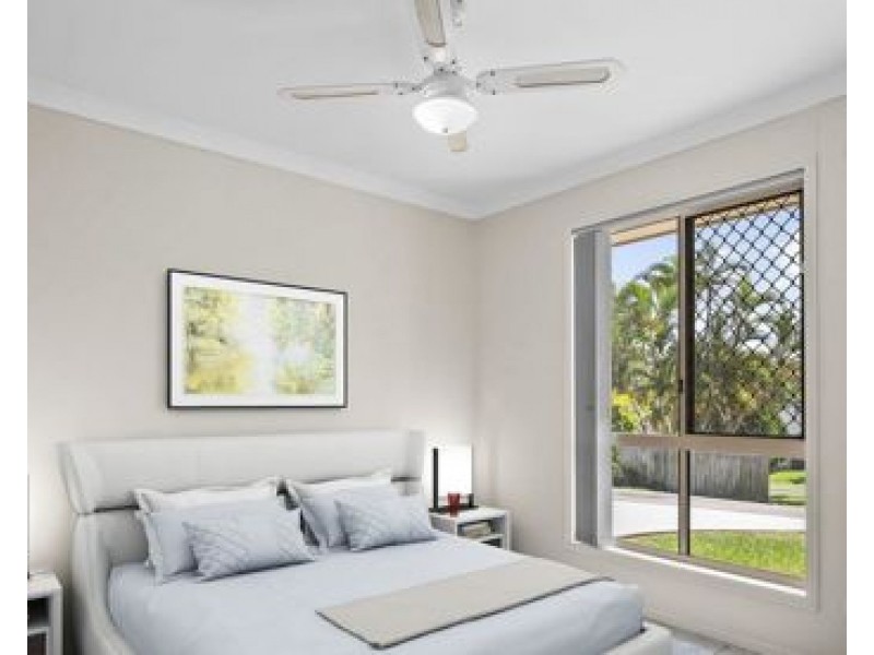 9 Jewel Court, Regents Park QLD 4118