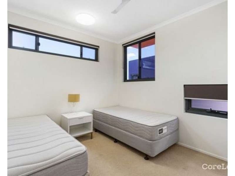 24/171 Scarborough Street, Southport QLD 4215