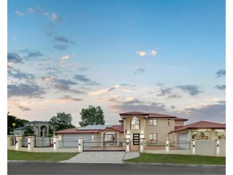 2 Yorkshire Place, Stretton QLD 4116