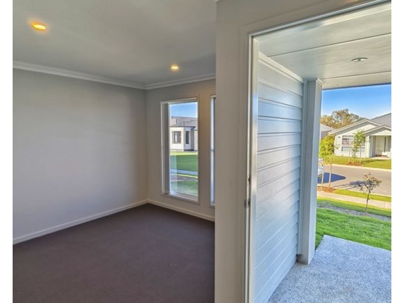 32 Raven Court, Park Ridge QLD 4125