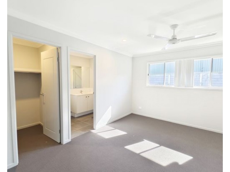 32 Raven Court, Park Ridge QLD 4125