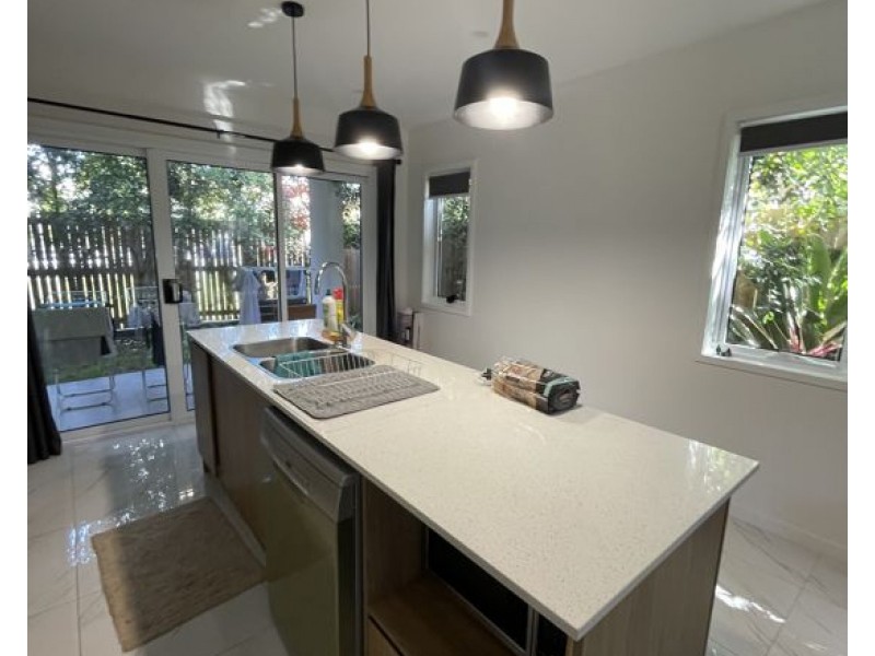 1/3 pilgrim place southport, Southport QLD 4215