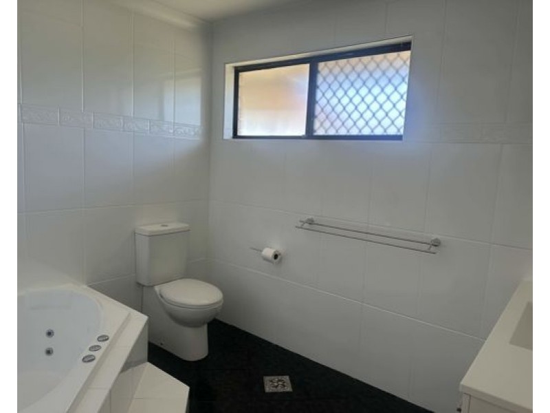 11 Karoonda Crescent, Rochedale South QLD 4123