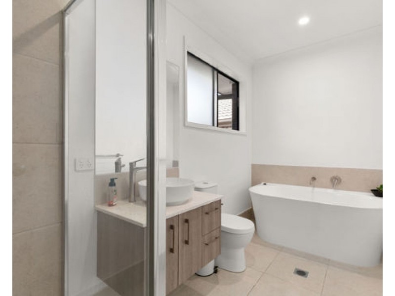 12 Robin Street, Morayfield QLD 4506