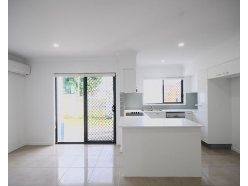 24 31 James Edward Street, Richlands QLD 4077