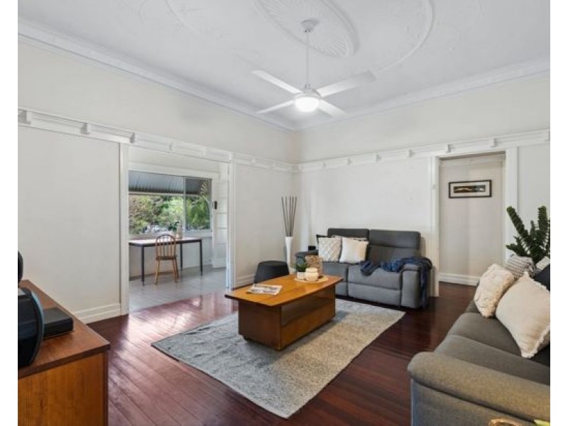 68 Jackson st, Coorparoo QLD 4151