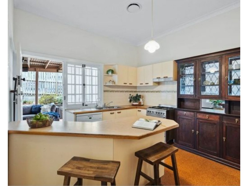 68 Jackson st, Coorparoo QLD 4151