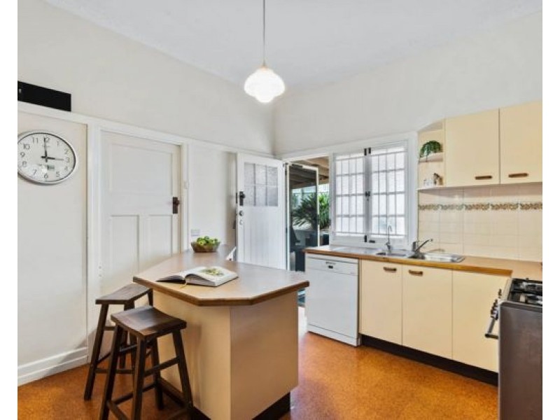 68 Jackson st, Coorparoo QLD 4151