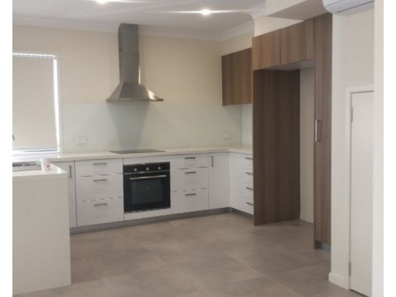 83 85 Thornton street, Raceview QLD 4305