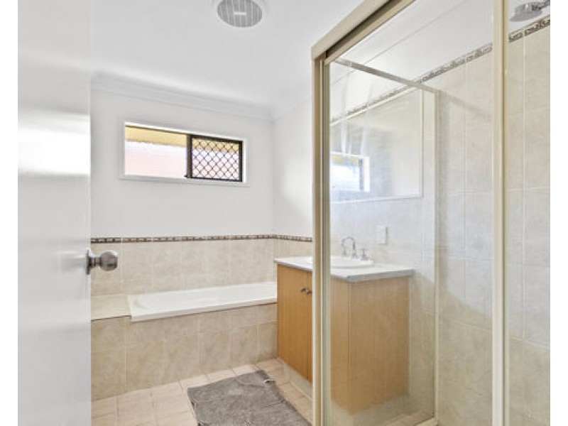 16 Bullen Circuit, Forest Lake QLD 4078
