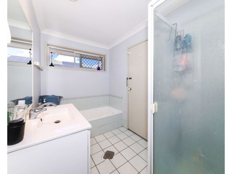8 Conifer Close, Fitzgibbon QLD 4018