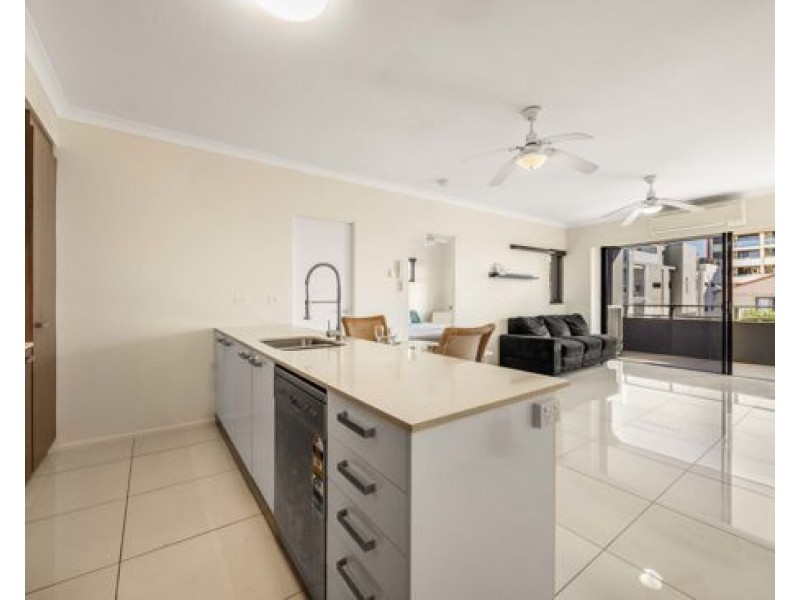 204/11 Norman Street, Southport QLD 4215