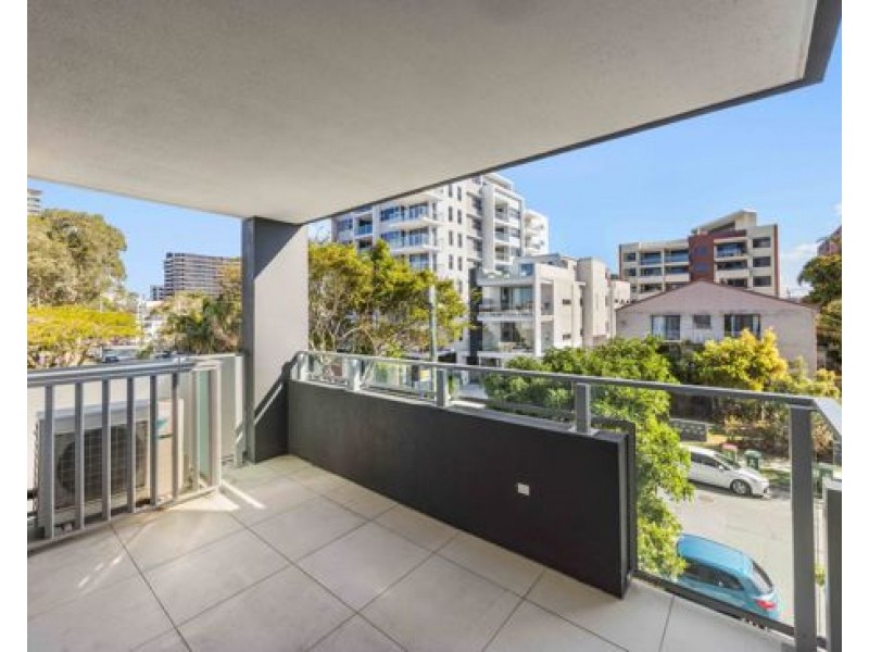 204/11 Norman Street, Southport QLD 4215