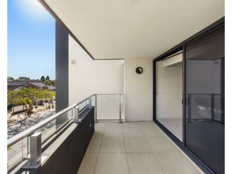 204/11 Norman Street, Southport QLD 4215