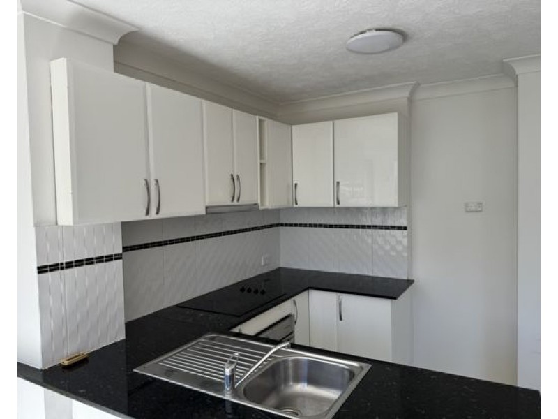 8 9 Tweed Street, Southport QLD 4215