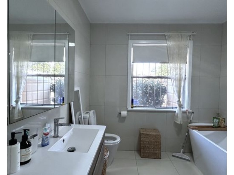 3 Creek Avenue, Ashgrove QLD 4060