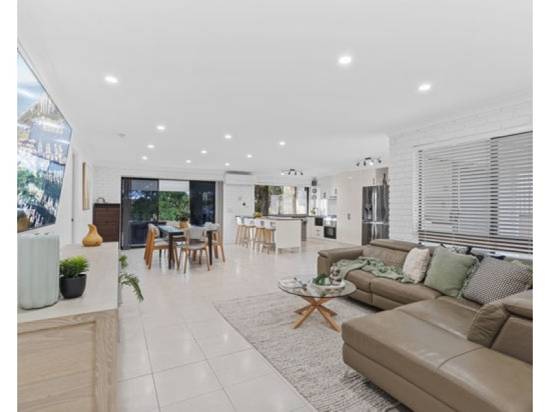 15 Kildare Street, Carina Heights QLD 4152