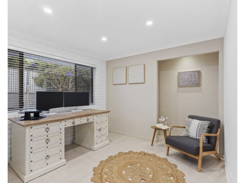 15 Kildare Street, Carina Heights QLD 4152