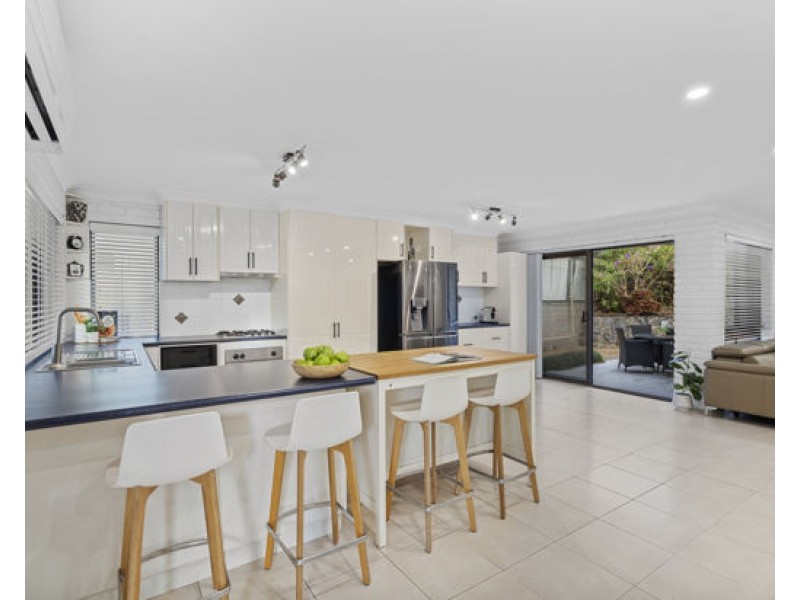 15 Kildare Street, Carina Heights QLD 4152