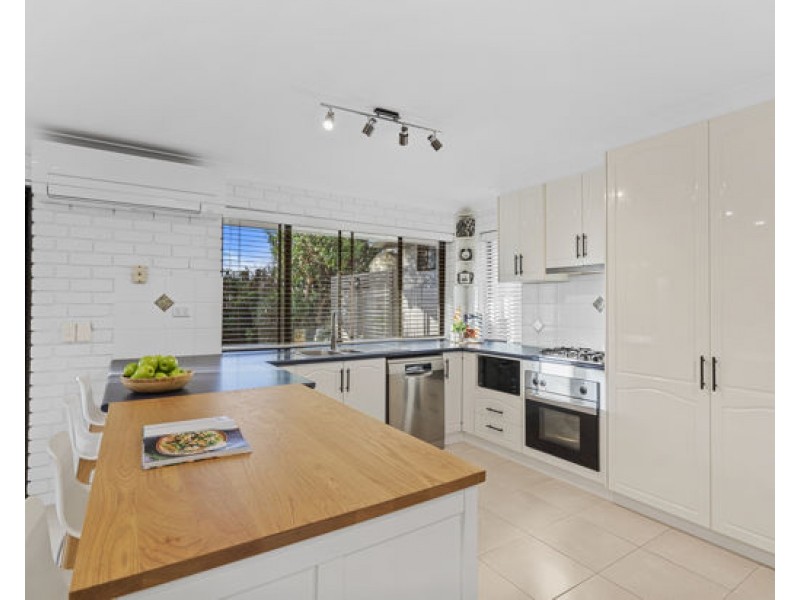 15 Kildare Street, Carina Heights QLD 4152