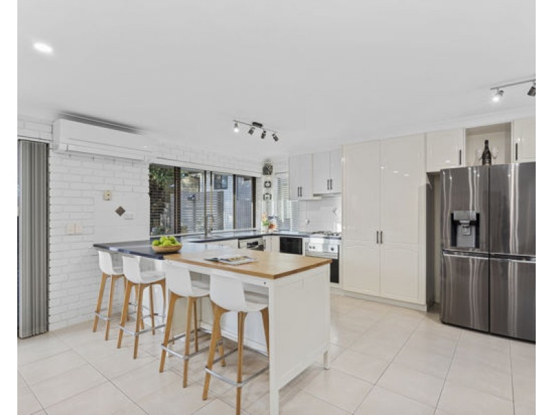 15 Kildare Street, Carina Heights QLD 4152