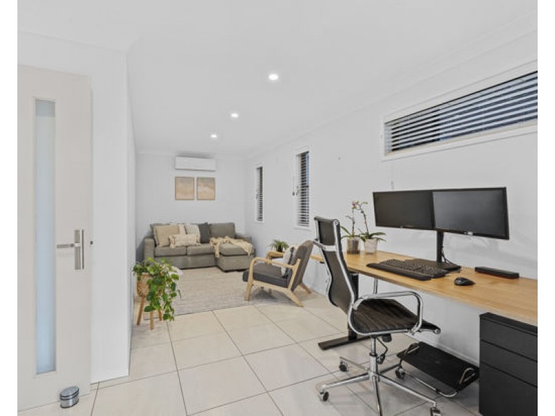 15 Kildare Street, Carina Heights QLD 4152