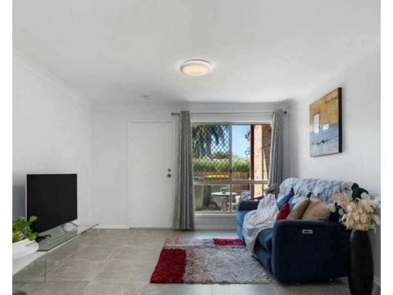 8 121 Golden Avenue, Calamvale QLD 4116
