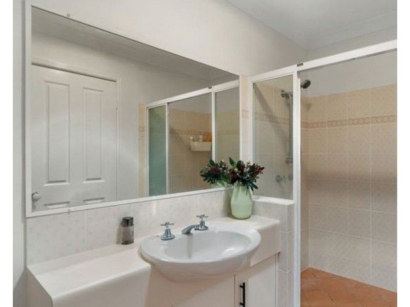 8 121 Golden Avenue, Calamvale QLD 4116