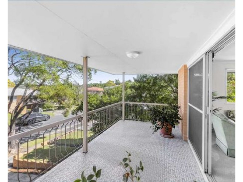 38 Tandanya Street, Mansfield QLD 4122