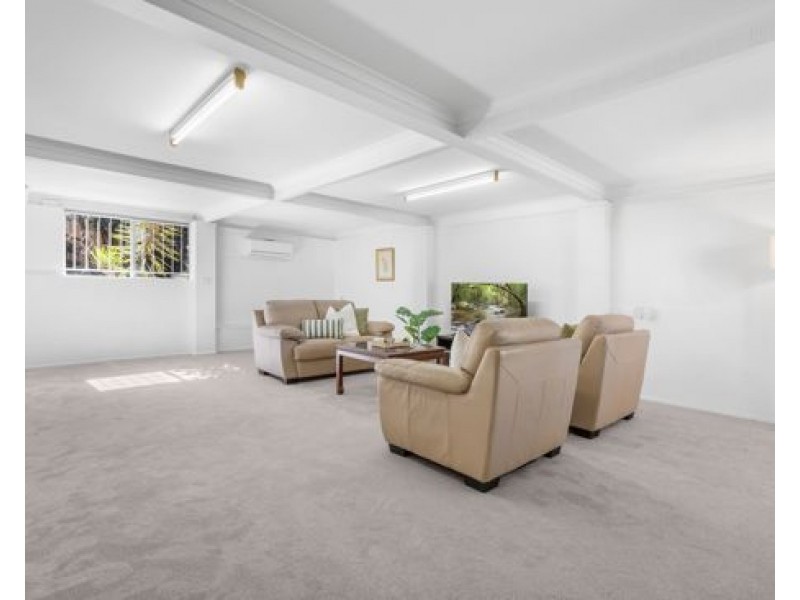 38 Tandanya Street, Mansfield QLD 4122