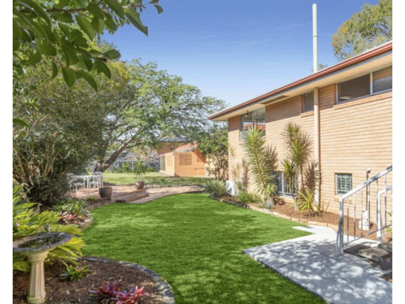 38 Tandanya Street, Mansfield QLD 4122