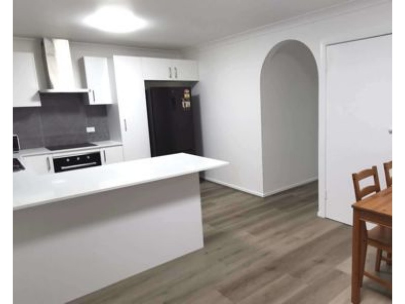 R3/8 Pineneedle Place, Sunnybank Hills QLD 4109