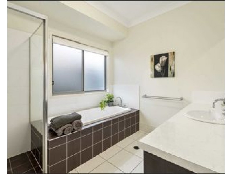 24 Temple island Circuit, Oxenford QLD 4210