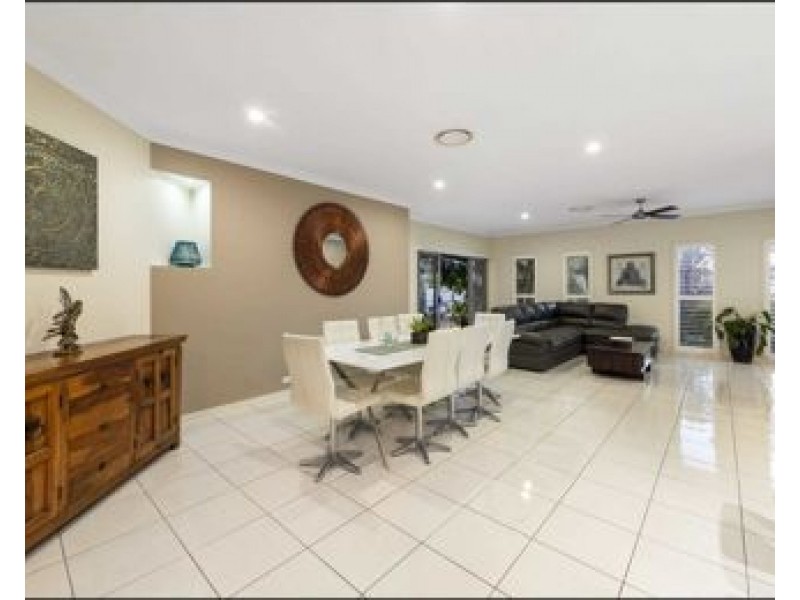 24 Temple island Circuit, Oxenford QLD 4210