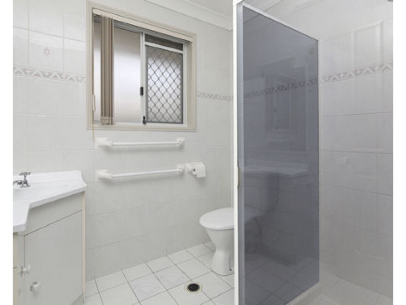 8 Avondale Crescent, Parkinson QLD 4115
