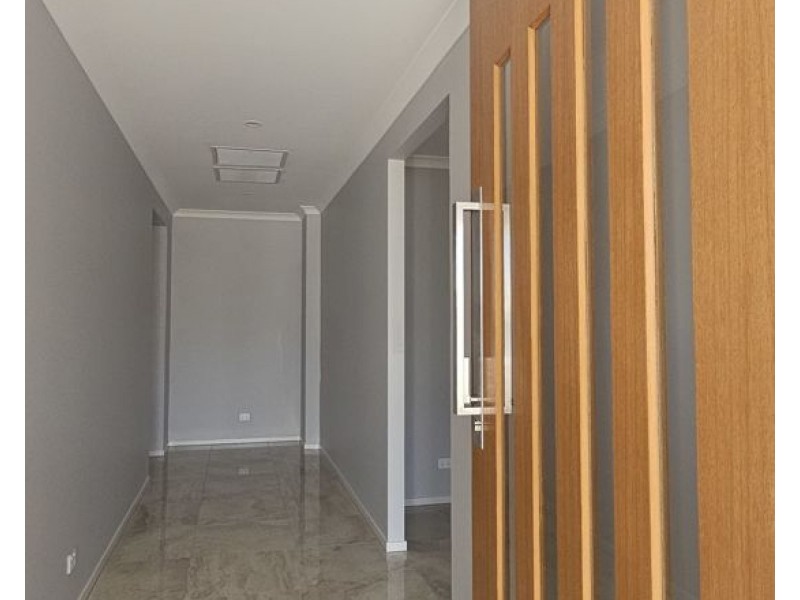 3 airfield st, Park Ridge QLD 4125