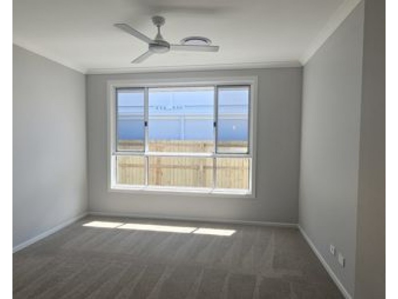 3 airfield st, Park Ridge QLD 4125