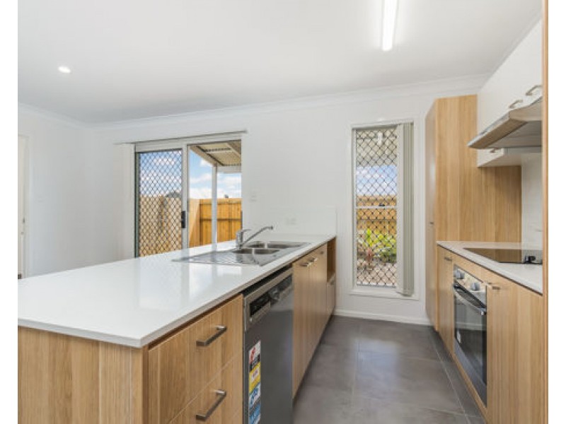 6 70 Clearwater Street, Bethania QLD 4205