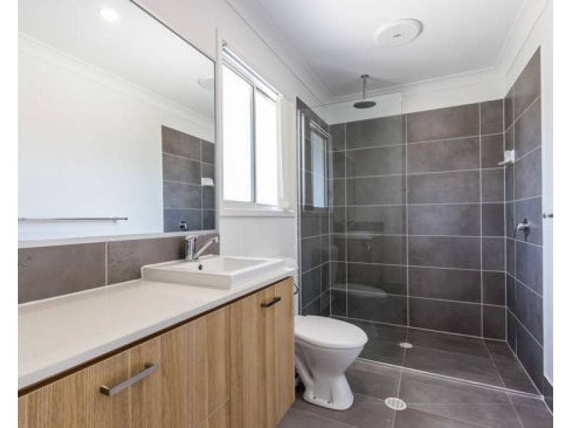 6 70 Clearwater Street, Bethania QLD 4205