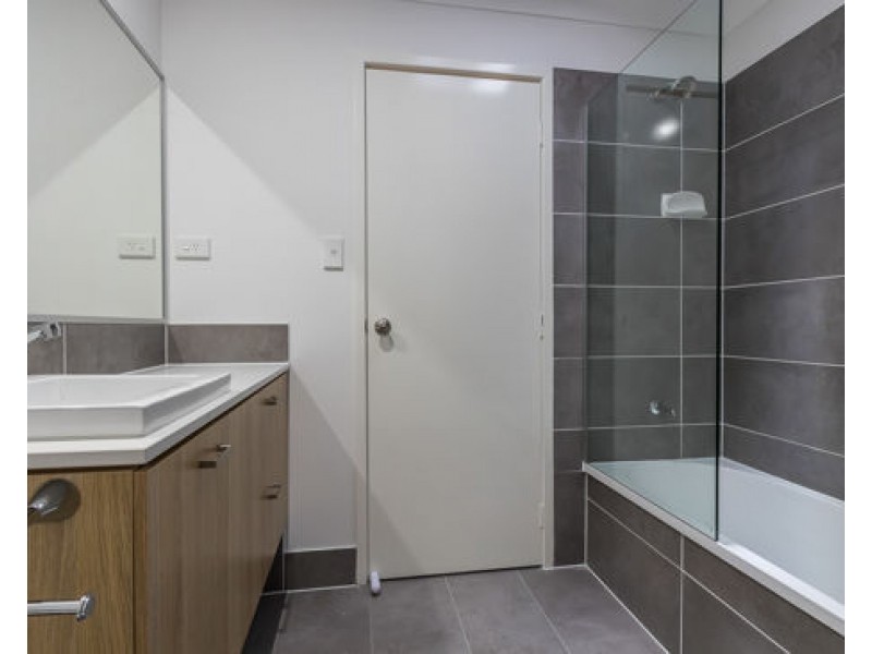 6 70 Clearwater Street, Bethania QLD 4205
