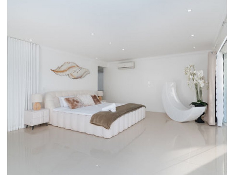 60 Port Jackson Boulevard Clear Island Waters, Clear Island Waters QLD 4226