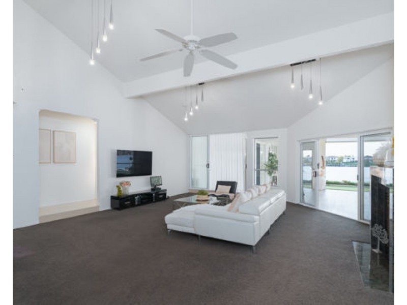 60 Port Jackson Boulevard Clear Island Waters, Clear Island Waters QLD 4226