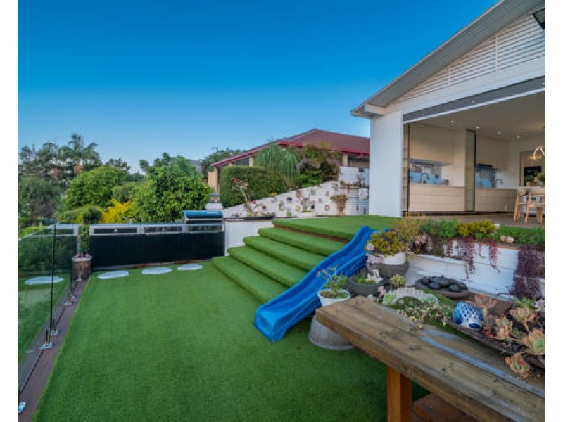 60 Port Jackson Boulevard Clear Island Waters, Clear Island Waters QLD 4226