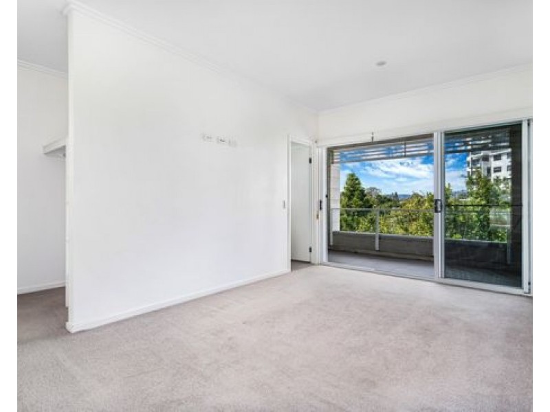 8 Brooklyn Crescent, Robina, Robina QLD 4226