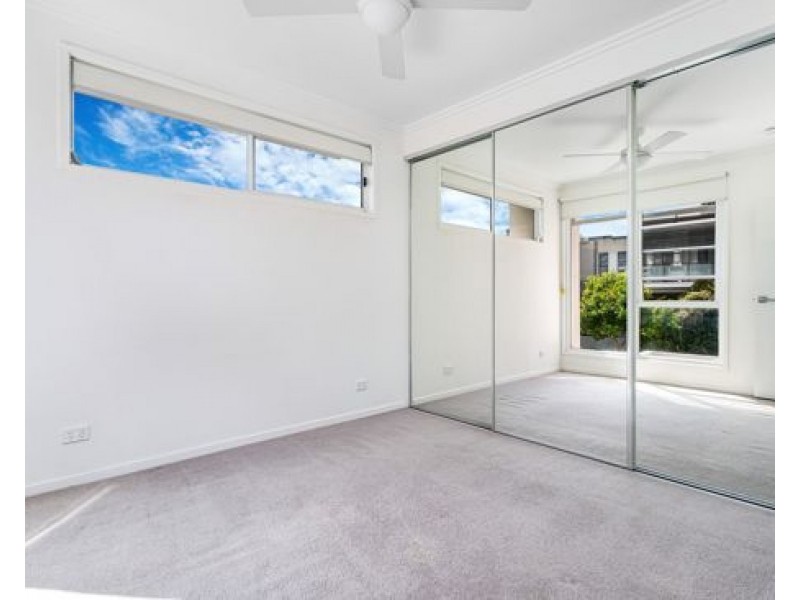 8 Brooklyn Crescent, Robina, Robina QLD 4226