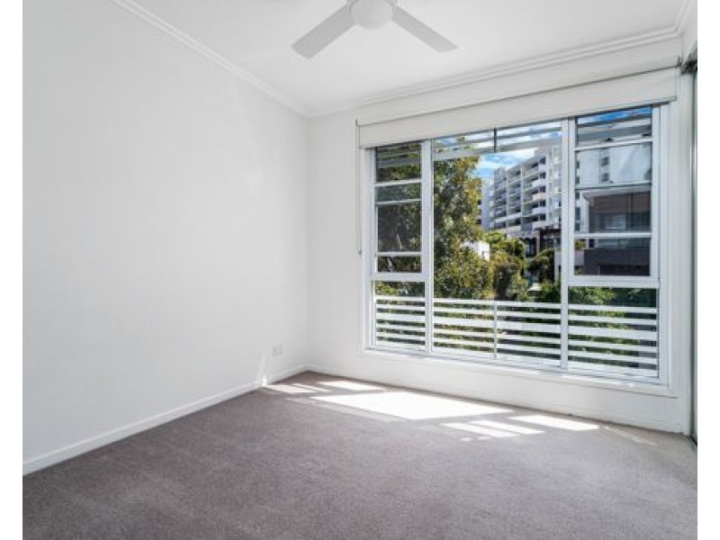 8 Brooklyn Crescent, Robina, Robina QLD 4226
