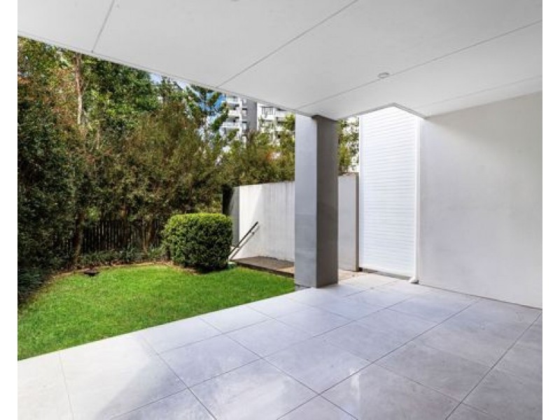 8 Brooklyn Crescent, Robina, Robina QLD 4226